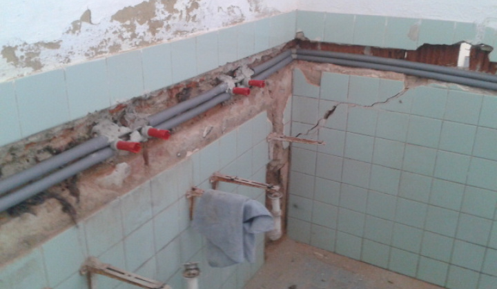 Rekonštrukcia - oprava šatní Športového areálu obce r.2012