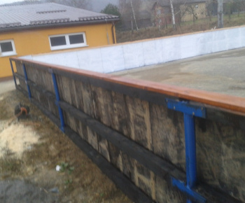 Výstavba klziska rok 2012