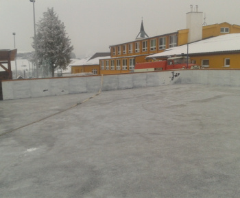 Výstavba klziska rok 2012