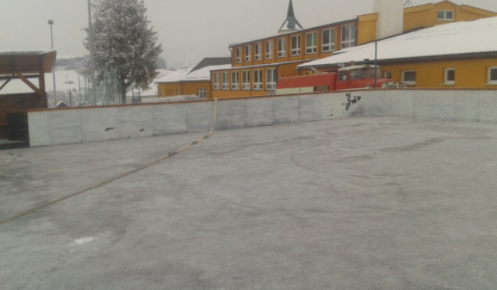 Výstavba klziska rok 2012