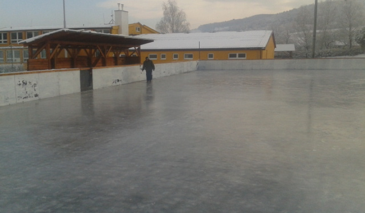 Výstavba klziska rok 2012