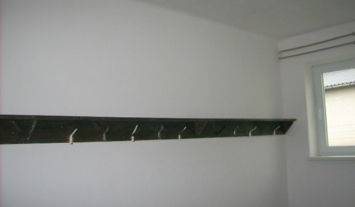 Rekonštrukcia - oprava šatní Športového areálu obce r.2012